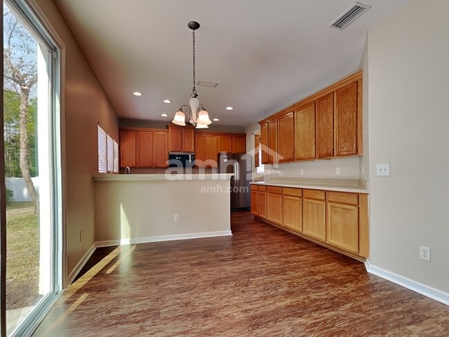 Building Photo - 304 N Hidden Tree Dr