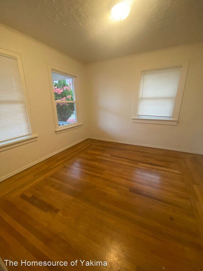 Building Photo - 3 br, 1 bath House - 606 S 18th Avenue