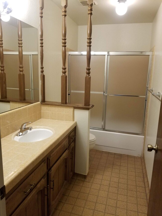 4593 N Emerson Ave Unit 101, Fresno, CA 93722 Condo for Rent in