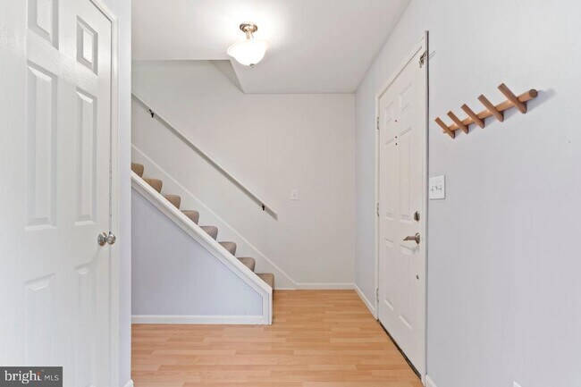 Foto del edificio - 1142 Redwood Dr