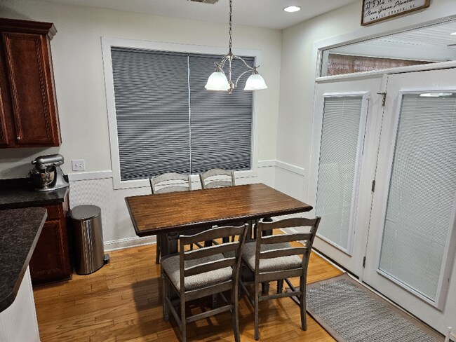 Foto del edificio - 1062 Moss Grove Dr