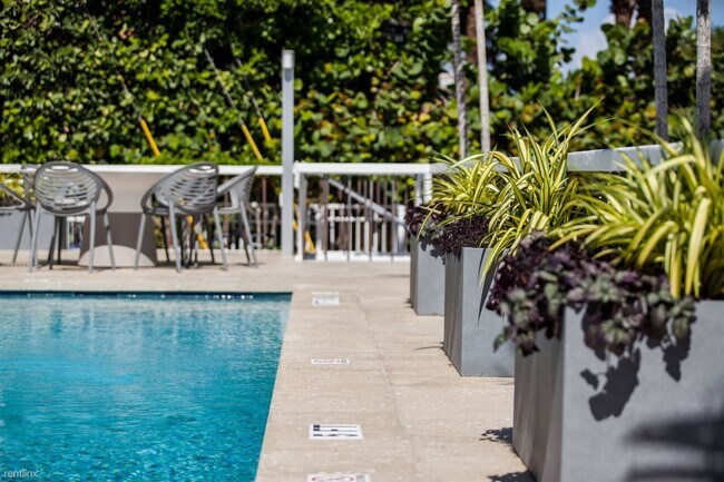 Foto del edificio - 4433 El Mar Dr