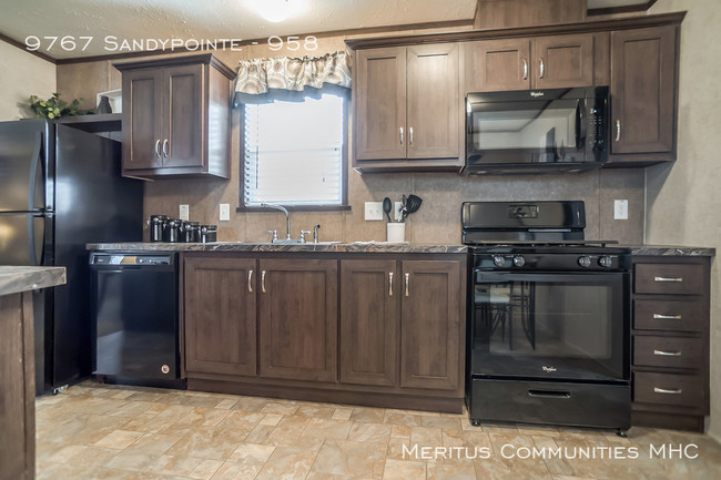 Foto del edificio - 9767 Sandypointe Dr