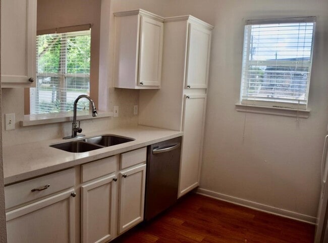 Foto del edificio - 2302 Colorado St