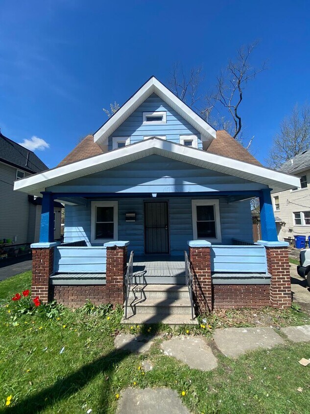 Foto principal - Section 8 Welcome! Beautifully Renovated 3...