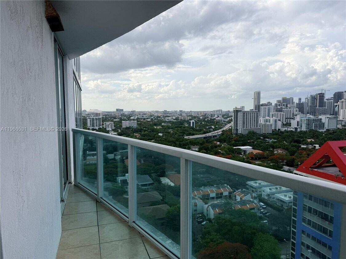Foto del edificio - 2101 Brickell Ave
