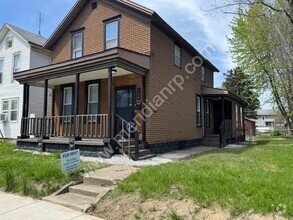 Building Photo - 730 3rd St