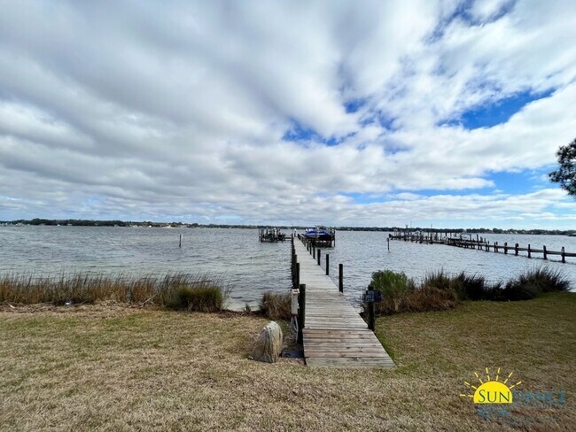 Building Photo - Pelican Cove Townhome with Boat Slip Option!