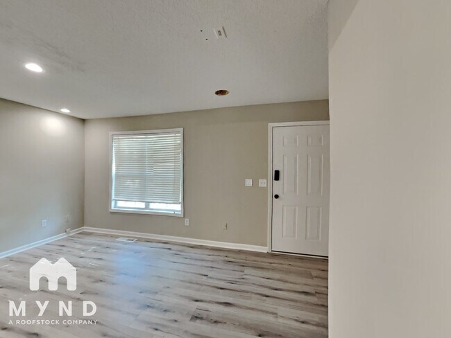 Foto del edificio - 107 Huntington Ct