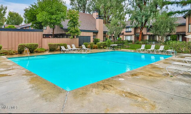 Foto del edificio - 9745 Reseda Blvd
