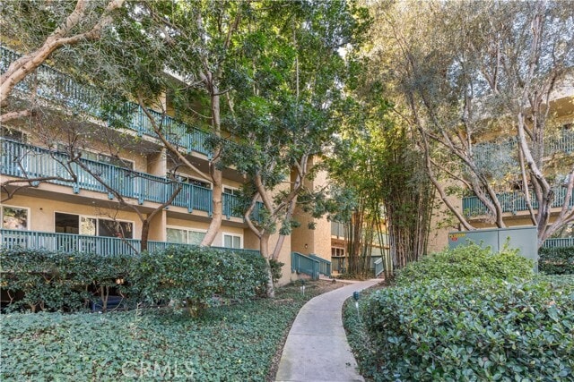 Foto del edificio - 576 N Bellflower Blvd