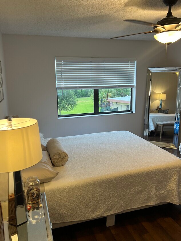 Foto principal - 9355 SW 8th St
