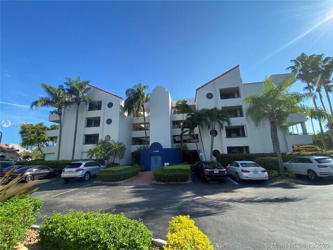 Building Photo - 21085 NE 34th Ave