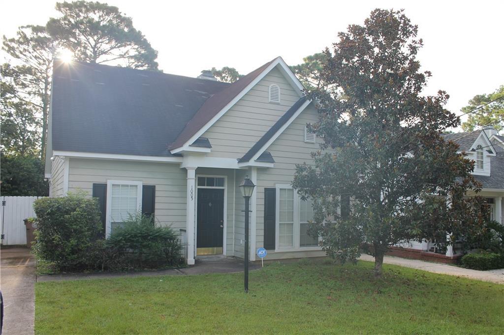 1005 Pinemont Dr, Mobile, AL 36609 House Rental in Mobile, AL