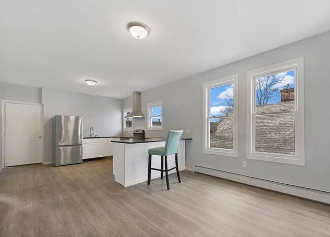 Foto del edificio - 213-215-215 Westland St