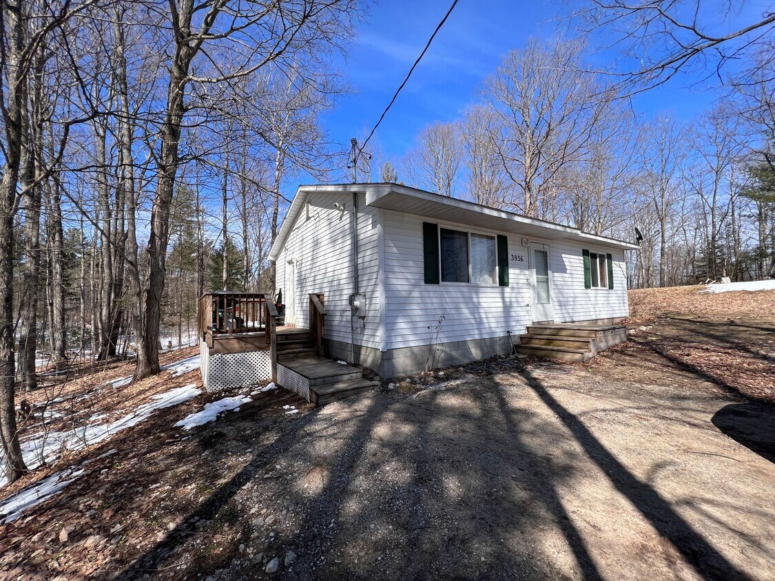 3936 Jeri Rd, Interlochen, MI 49643 House Rental in Interlochen, MI
