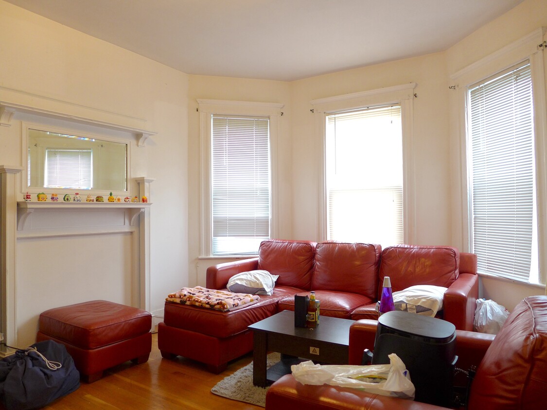 Primary Photo - 4 Imrie Rd