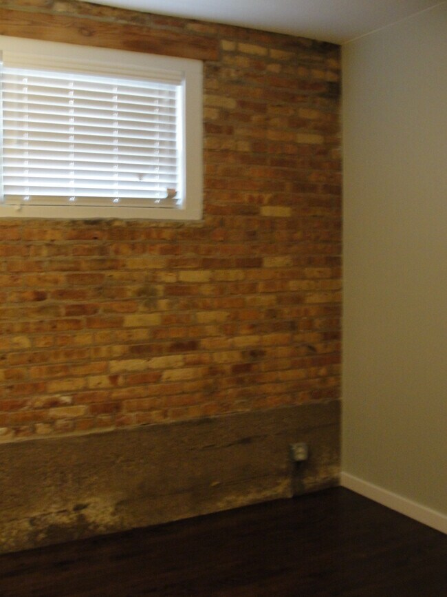 Foto del edificio - 1221 W. Greenleaf Ave.