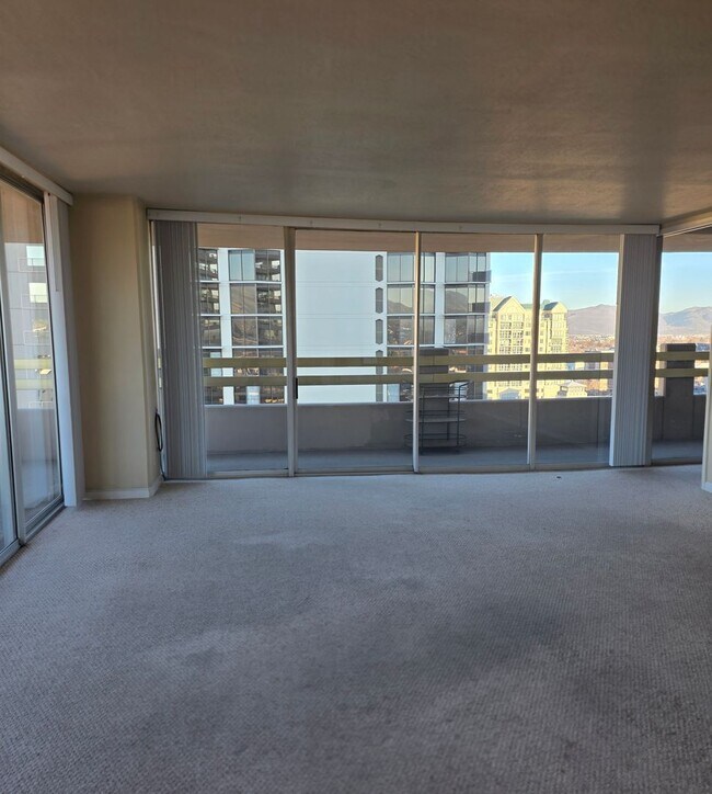 Foto del edificio - Arlington Towers Condo