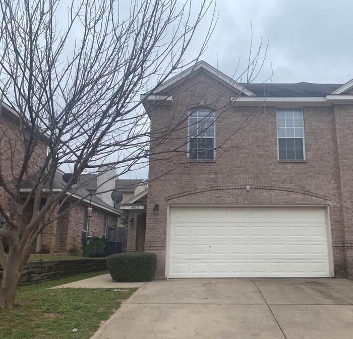 Townhome 3/2/2 in Arlington - Townhome 3/2/2 in Arlington