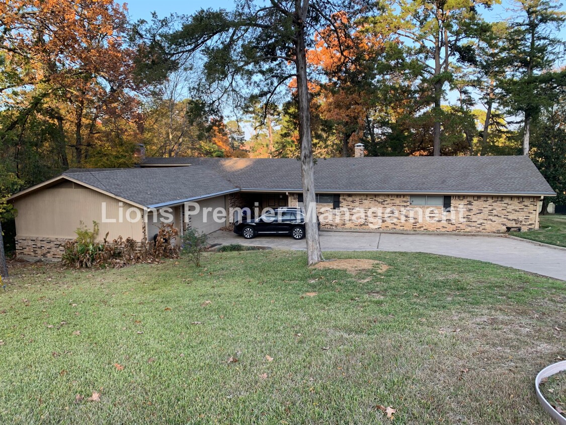 Foto principal - 1167 Fairway Dr W