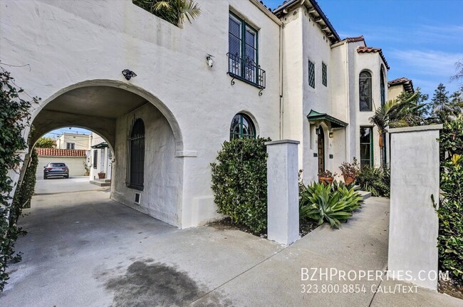 Building Photo - Gorgeous Spanish Style 3Bed 2Bath In Prime...