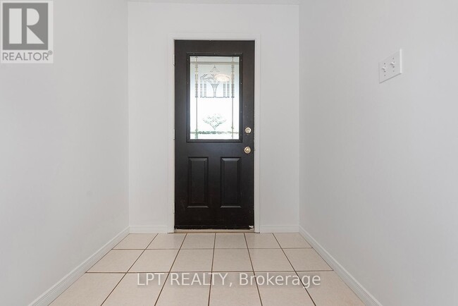 Building Photo - 20 Glenbrook Dr