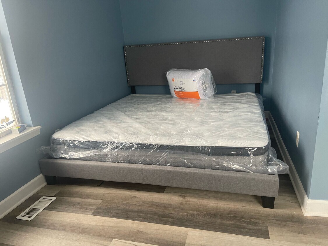 Foto del edificio - 8 Robinwood St