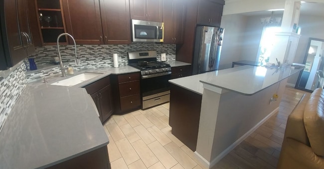 Building Photo - 4818 Cambray Dr