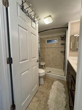 Building Photo - 64 Shoreland Dr