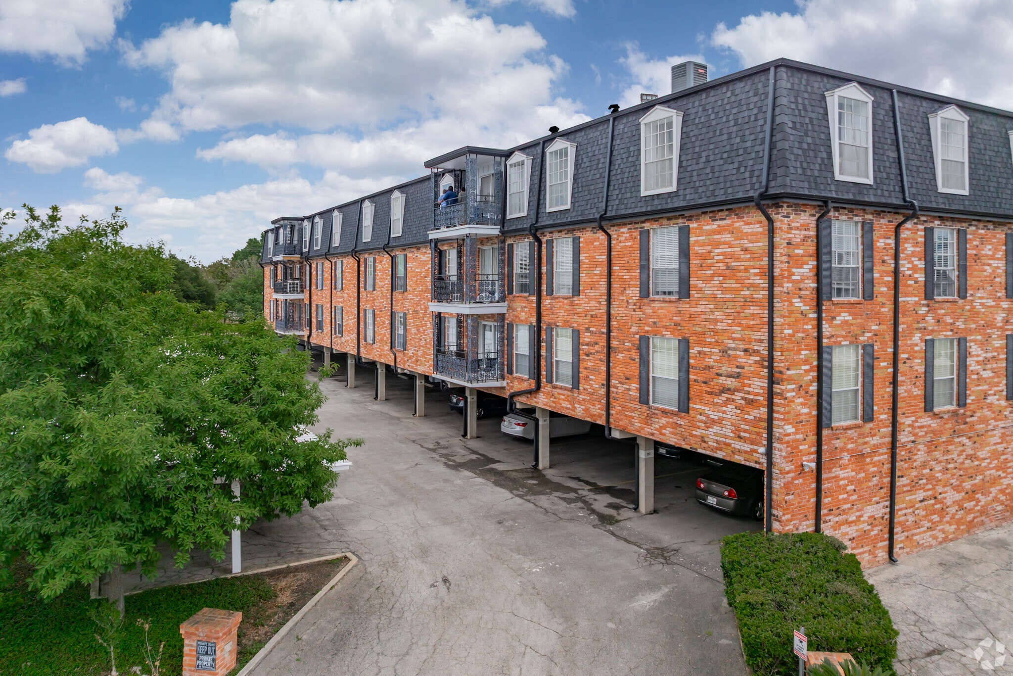 Georgian Condominiums