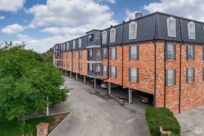 Georgian Condominiums