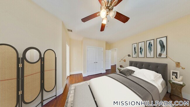 Foto del edificio - 240 Parker Hill Ave