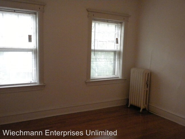Building Photo - 2413 E Webster Pl