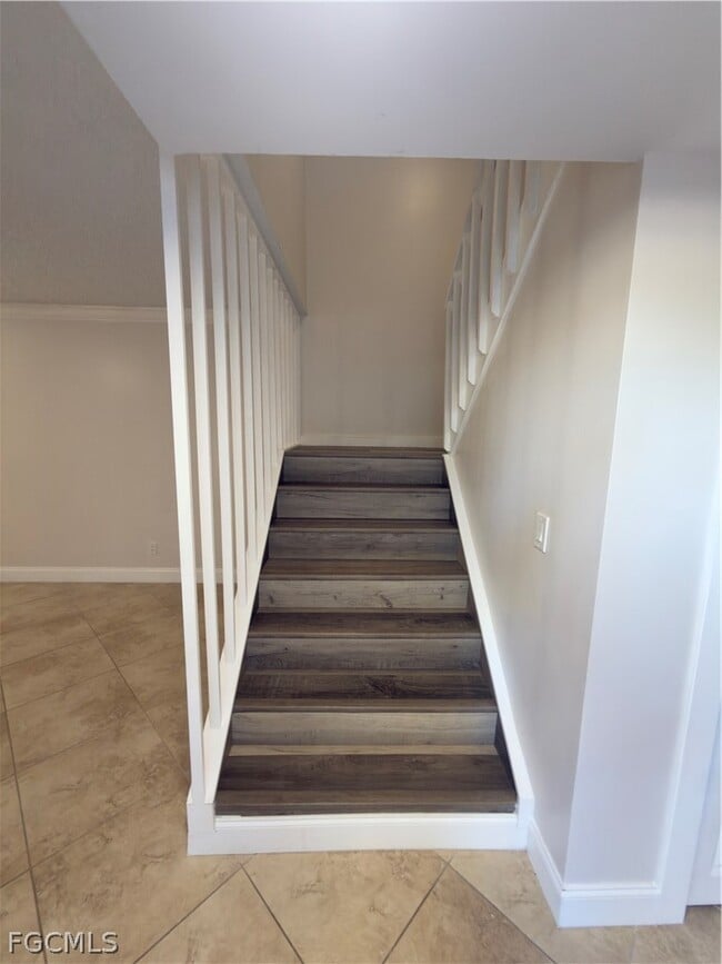 Building Photo - 17455 Silver Fox Dr