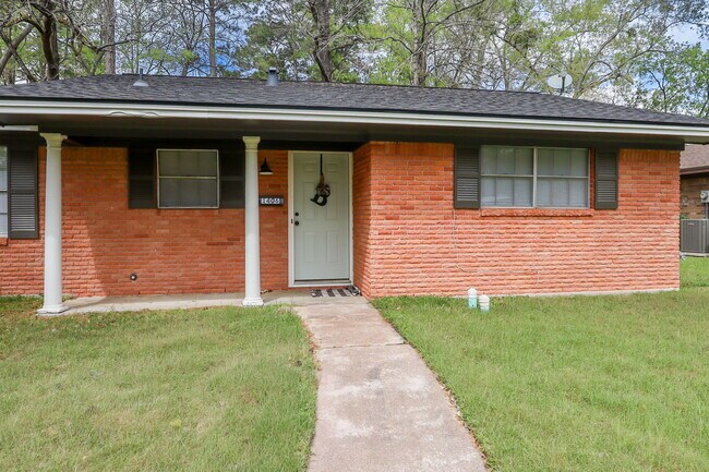 Foto del edificio - 1406 Russell Ave