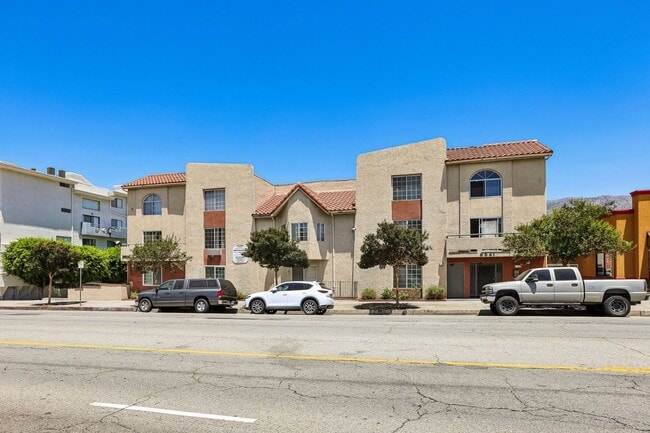 Interior Photo - 8541 Foothill Blvd., Sunland