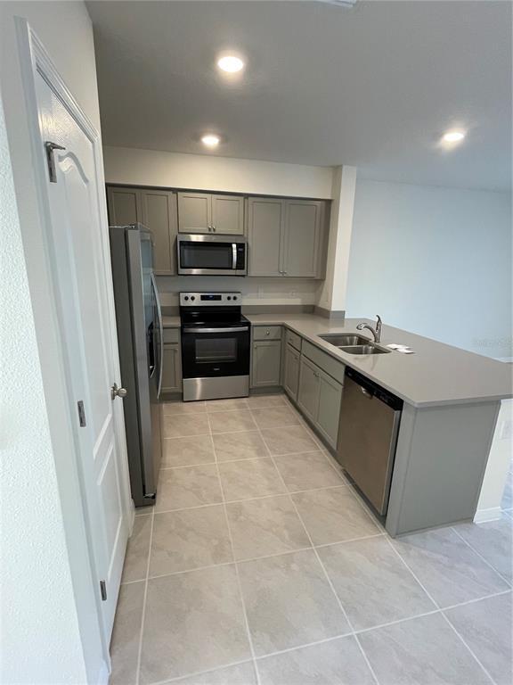 Building Photo - 3057 Canary Ave
