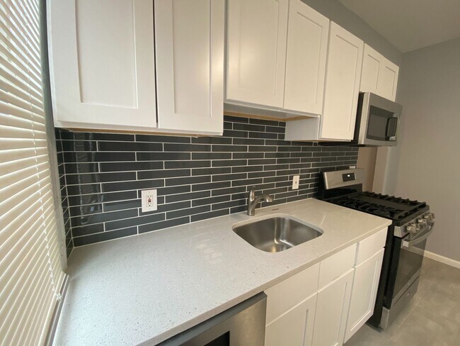 Building Photo - 506 Ferry