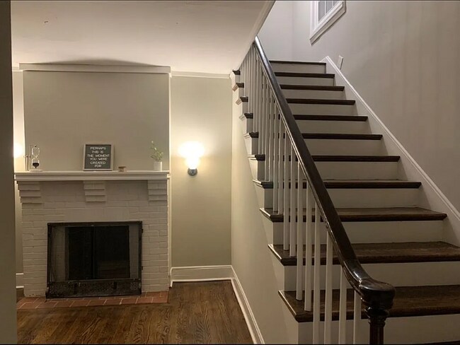 Building Photo - 705 Cabell Dr