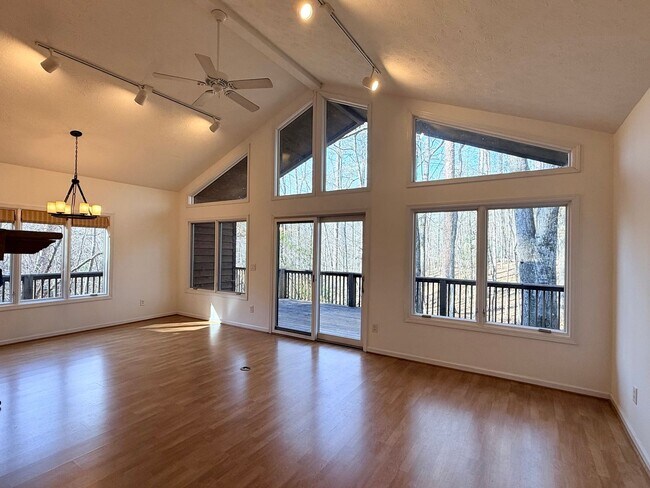 Foto del edificio - Peaceful Opelika Cabin For Rent