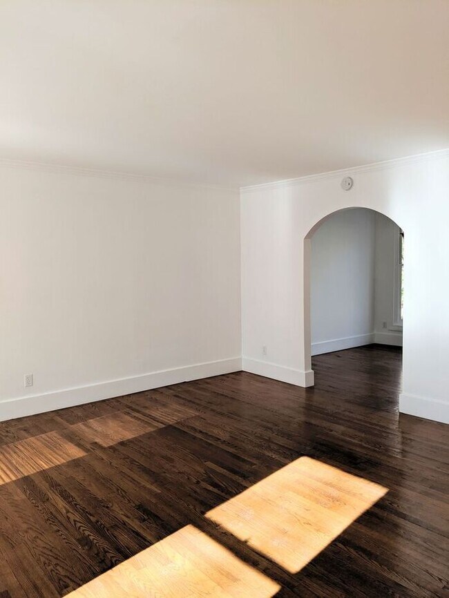 Building Photo - Montreat Rental!