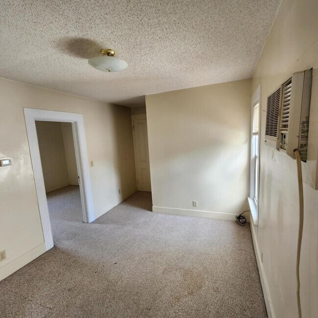 Foto del edificio - 307 S Division Ave