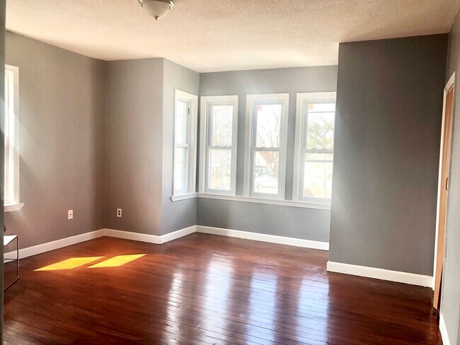 Foto del edificio - 90 Forest Ave