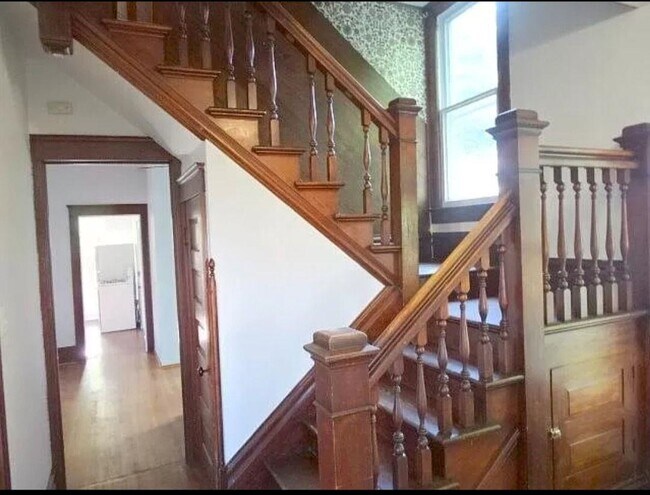 Foto del edificio - 355 N Foley Ave