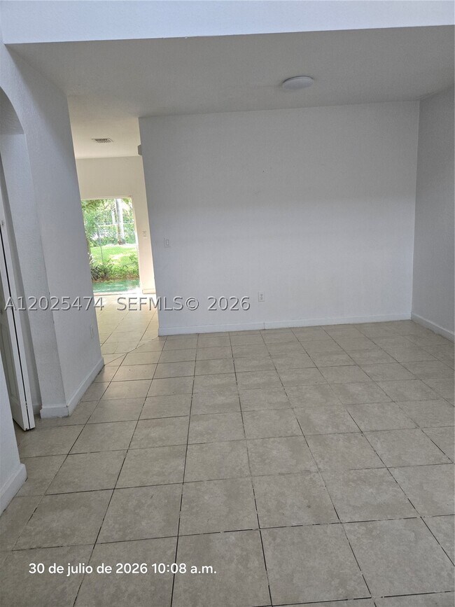Foto del edificio - 4136 NE 24th St