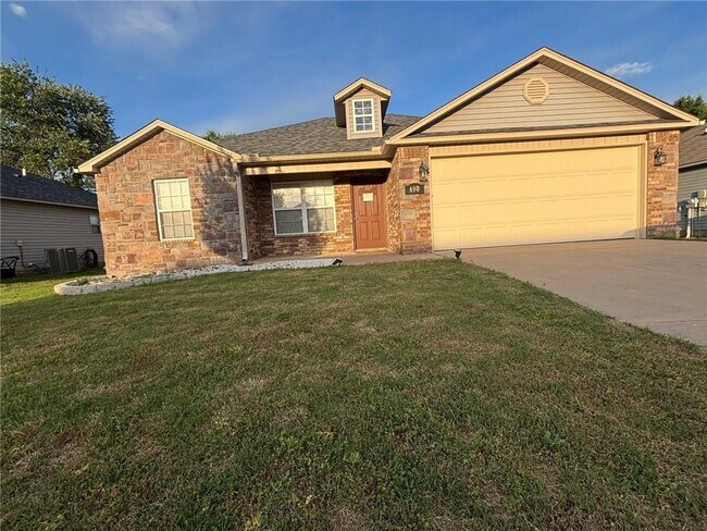 Building Photo - 690 Morningside Dr