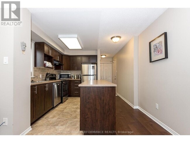 Building Photo - 657-657 Reardon Private