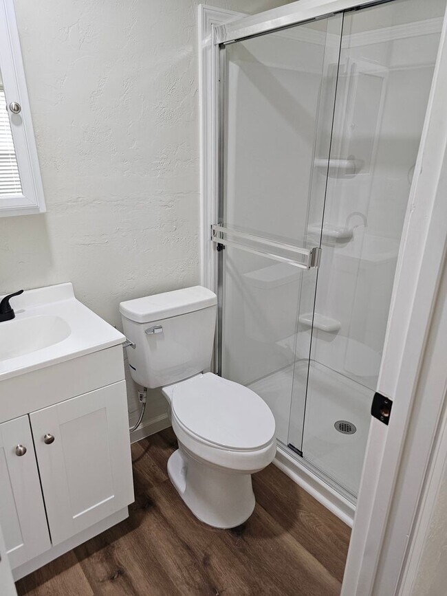 Foto del edificio - 3 bedroom, 2 bathroom house with mother-in...
