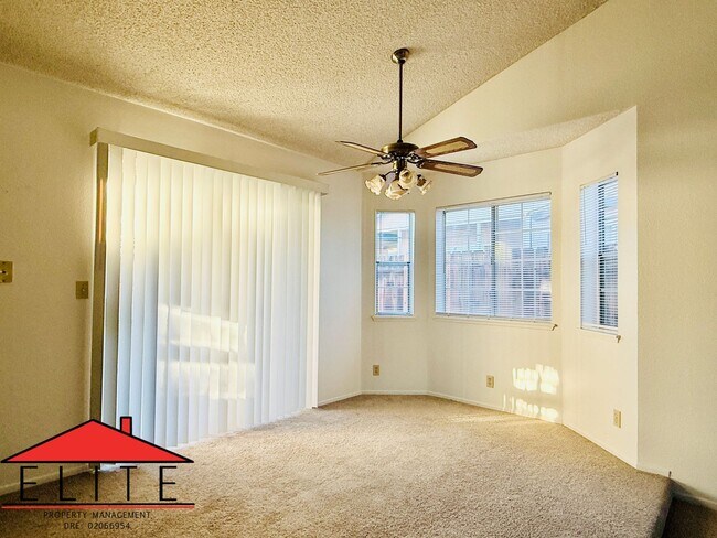 Foto del edificio - AVAILABLE NOW!